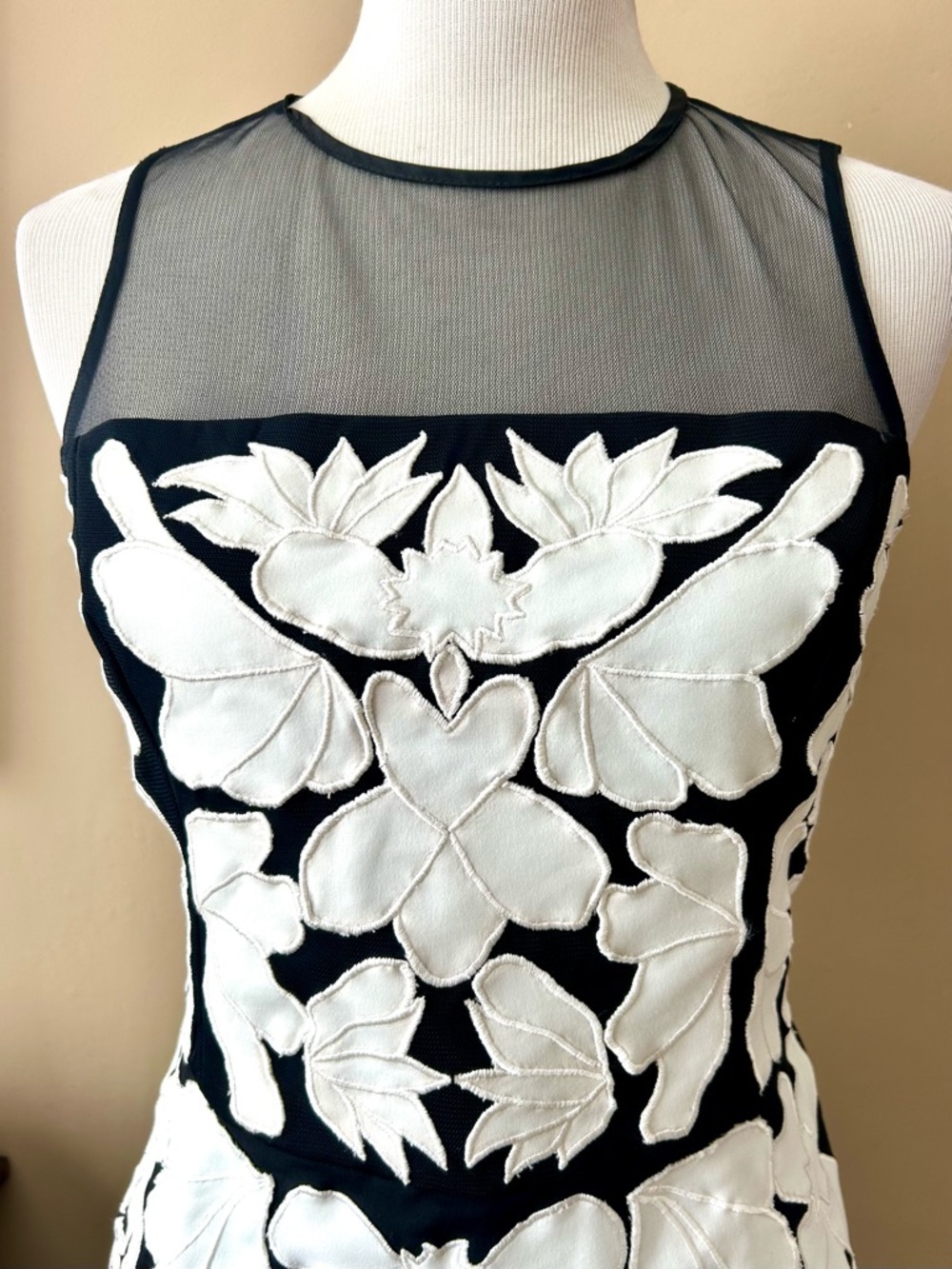 Sachin + Babi Black and White Floral Embroidered Sheath Cocktail Dress Size 8 - Picture 5 of 10